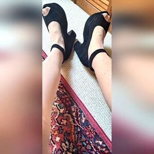 ESSEX Glam Black Suede Peep Toe Sky High Platform Wedge Ankle Strap Sandals NIB
